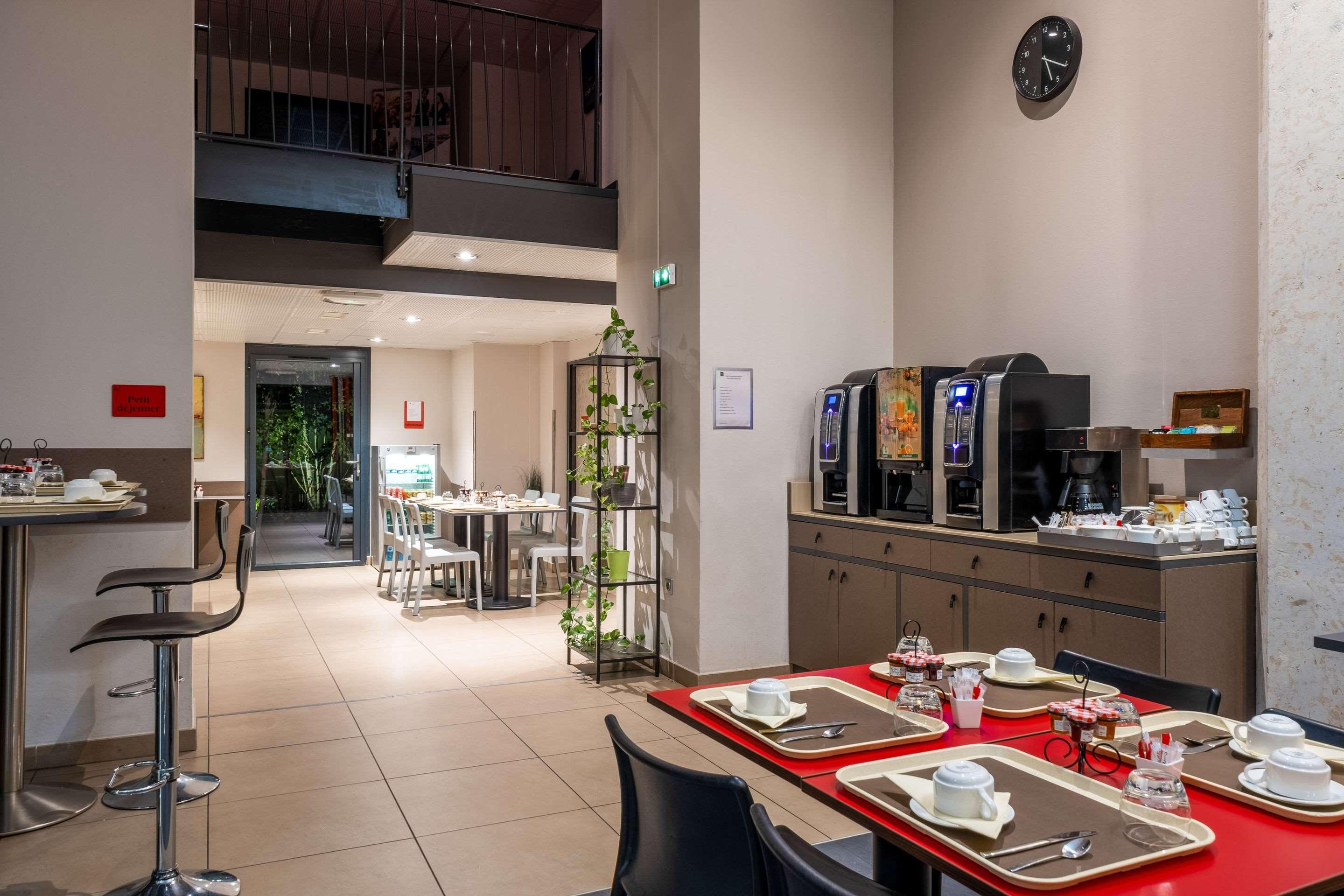 Adagio Patio Confluence Apartahotel 4*