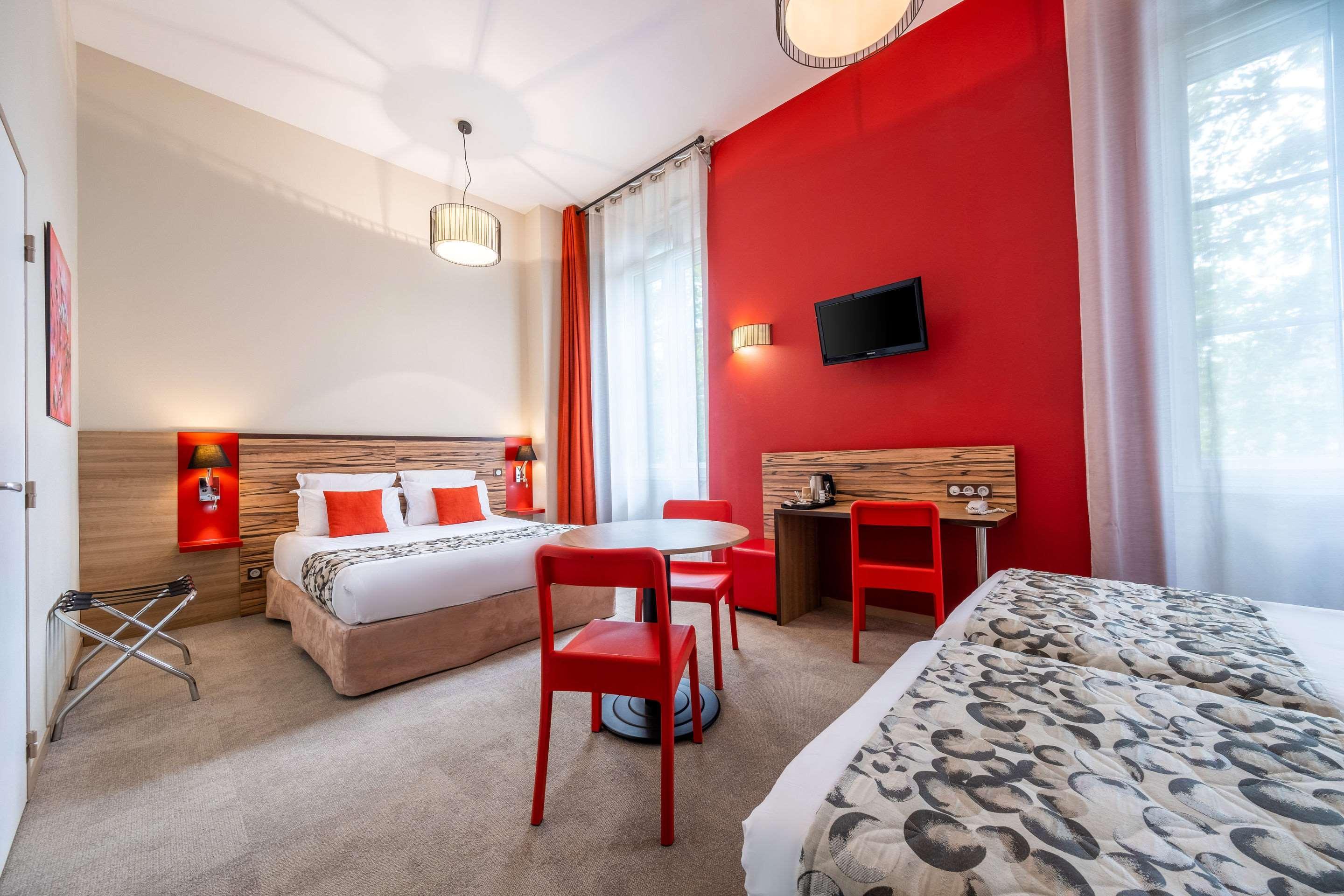 Adagio Patio Confluence Apartahotel 4*